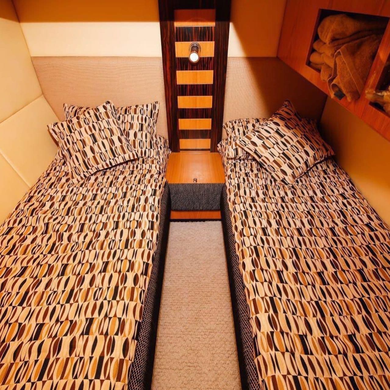 Majesty 48 ft Exclusive Luxury Yacht